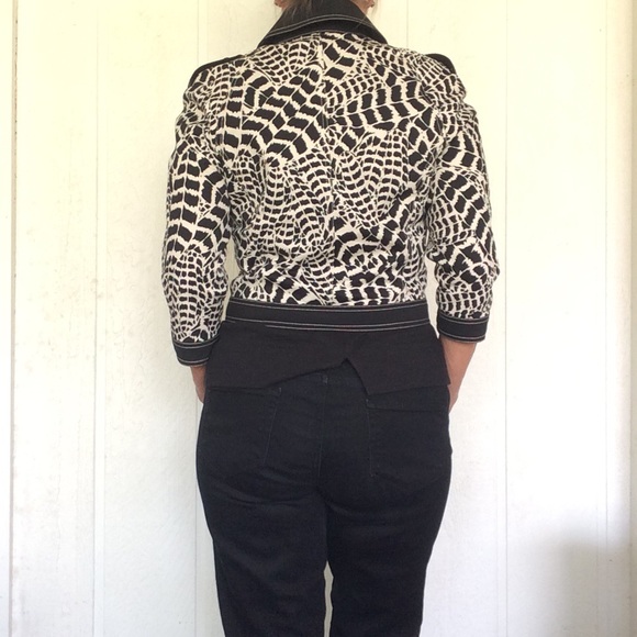 ST. JOHN SPORT ANIMAL PRINT JACKET SMALL - Picture 4 of 8